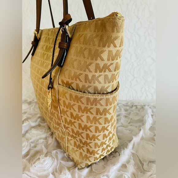 MICHAEL KORS gold Voyager canvas leather tote shoulder bag - Picture 6 of 9
